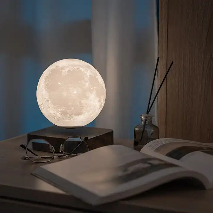 LunaWave – Levitating Moon Lamp